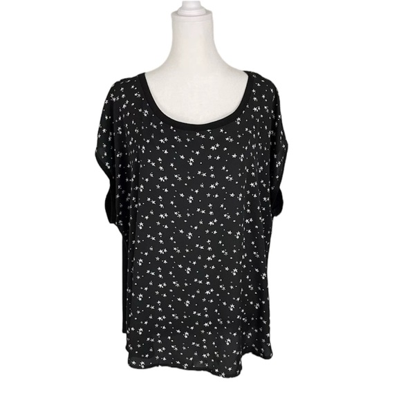 Torrid Womens Black Star Print Blouse Cap Sleeves Draped Top Shirt sz 4XL - Picture 1 of 9